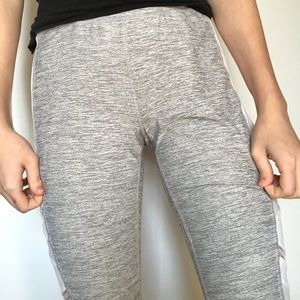 Soft Avia Capri Leggings w/ Mesh Sides